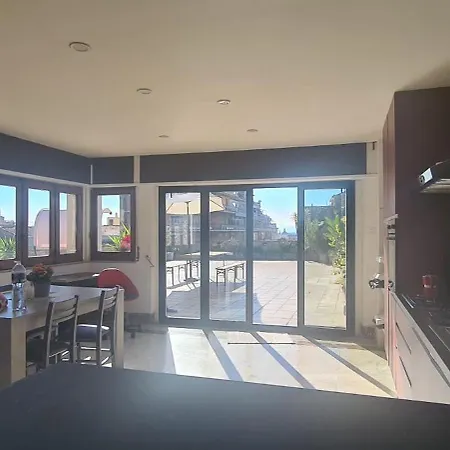 La Di Largo Pilo * كاتانيا